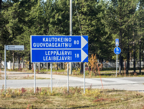 Kautokeino 80km, Strassenschild in Nord-Norwegen nach Kautokeino der Lappenstadt