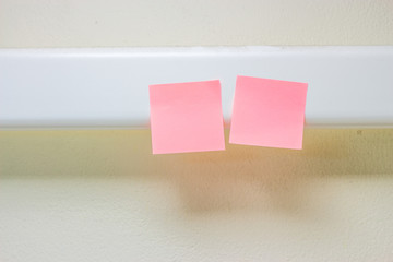 Pink post it
