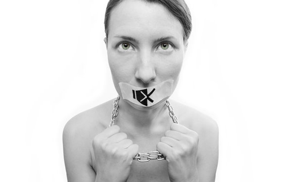 woman mouth shut collar chain