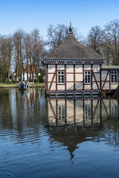 Ententeich im Schlosspark Stadthagen, Niedersachsen