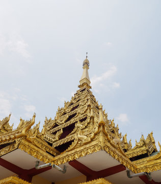 Roof Golden Temple Mugabe was stove in Myanmar