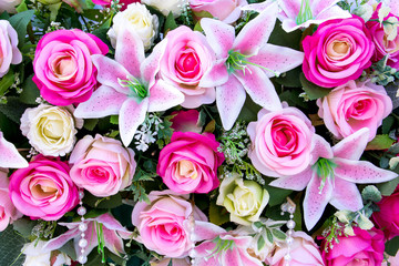 Artificial rose flowers and lilies mixed bouquet decoration with