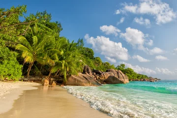 Afwasbaar Fotobehang Eiland anse lazio beach praslin island seychelles