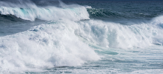 big sea wave © Vera Kuttelvaserova
