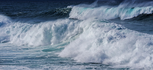 big sea wave © Vera Kuttelvaserova