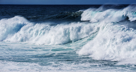 big sea wave