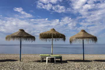 Sombrillas en la playa