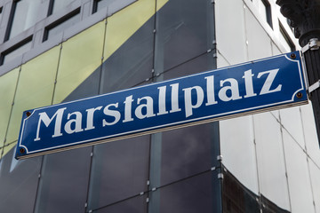 München - Straßenschild Marstallplatz