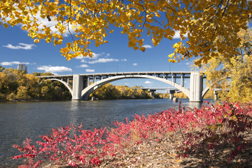 Autumn colors with Ford Parkway bridge over the Mississippi River, Minnesota