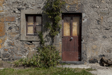 Obraz na płótnie Canvas maison abandonnée en Aveyron