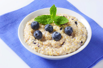 Whole grain oat porridge