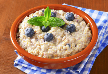 Whole grain oat porridge