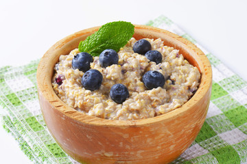 Whole grain oat porridge