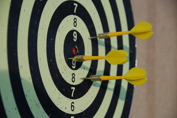 Yellow darts missing target