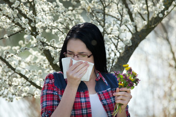 Girl having allergy