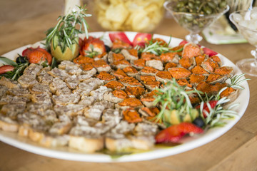 Teller mit Häppchen, Catering