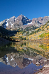 Fototapeta premium Maroon Bells Reflection in Fall