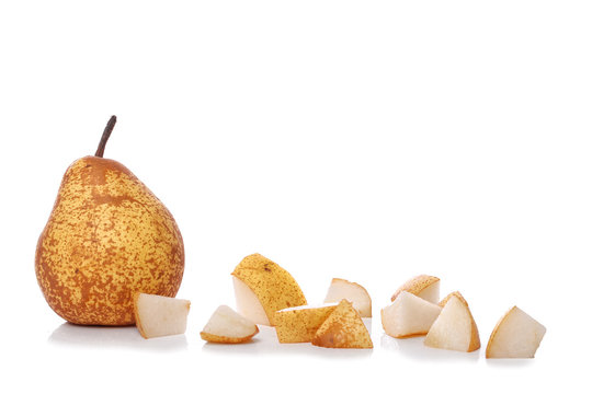 poire sur fond blanc