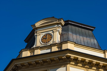 Fototapeta na wymiar Stadhaus Dach mit Uhr