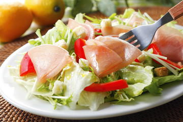 生ハムのサラダ　Uncured ham on fresh salad