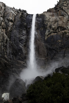 Waterfall Down Rock Cliff Yosemite Park California © jeffwqc