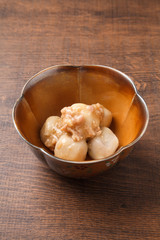 里芋のそぼろ餡がけ