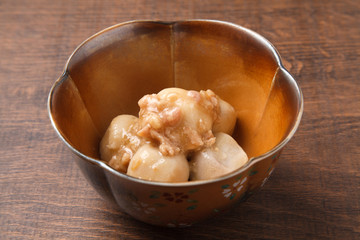 里芋のそぼろ餡がけ