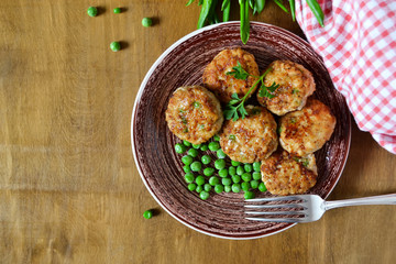 meatballs with green peas, rustic style
