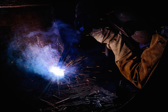 Welding steel structures and bright sparks