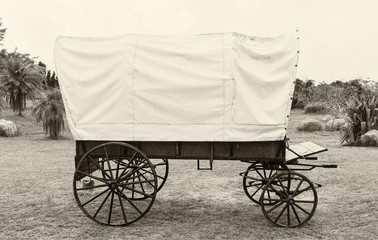 Fototapeta na wymiar Covered wagon vintage style