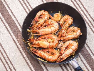 Shrimp roasted with garlic and butter