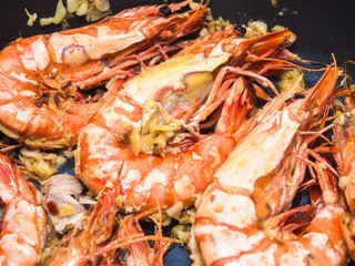 Shrimp roasted with garlic and butter