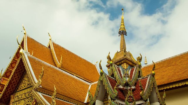 Timelapse of doi suthep temple at blue sky in chiang mai, thailand. Zoom in video.
