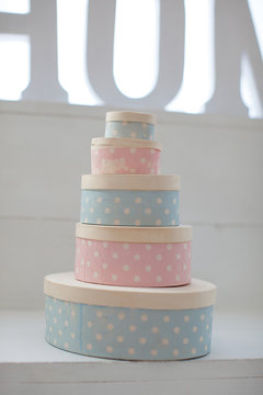 round gift box with polka dots
