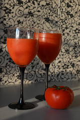 homemade tomato juice, red tomato juice, juicing at home