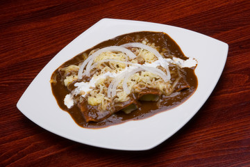 Mole enchiladas