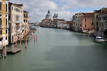 Fototapeta premium Canal Grande mit Santa Maria della Salute | Venedig 