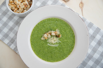 Grüne Frühlingssuppe © A_Lein