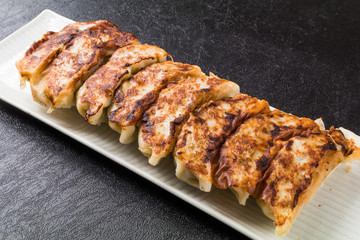 鉄鍋餃子　 Iron pan pot sticker Chinese food