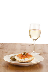 smoked salmon and cheese cream on bread