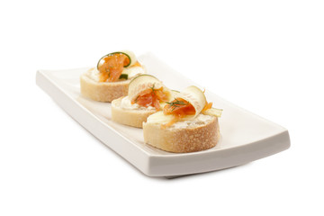 bread slices with smoked salmon