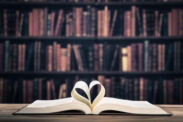 読書 重厚な本