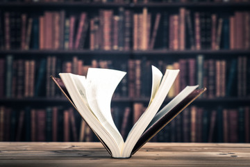 読書 重厚な本