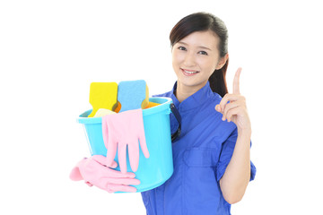 笑顔の女性清掃員