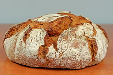 Homemaderound dark rye bread