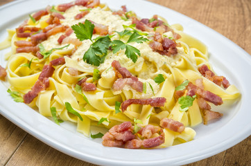 Detalle de fettuccine con bacon