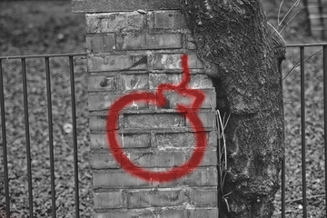 Bomb with lit fuse symbol