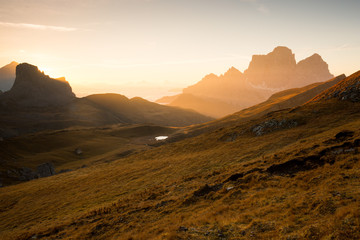 Obraz premium Morning sunbeams, Dolomiti