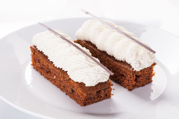 Carrot cake with cream