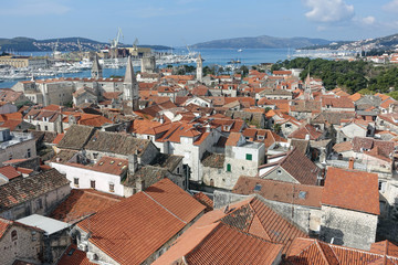 Fototapeta na wymiar Blick vom Turm der St.Laurentius-Kathedrale über die Altstadt von Trogir, Kroatien